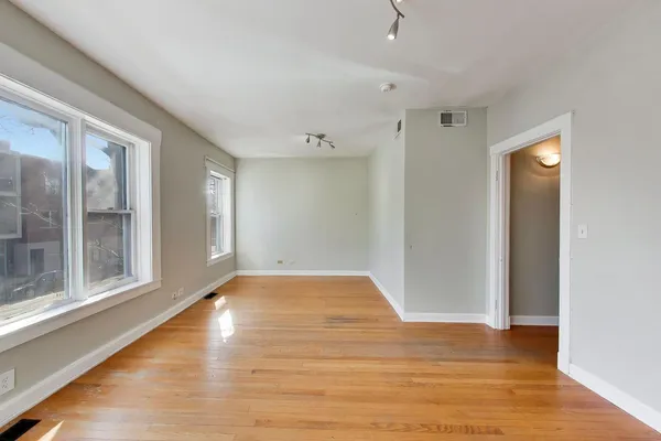 $1,195,000 | 2114 West Roscoe Street, Chicago, IL 60618
