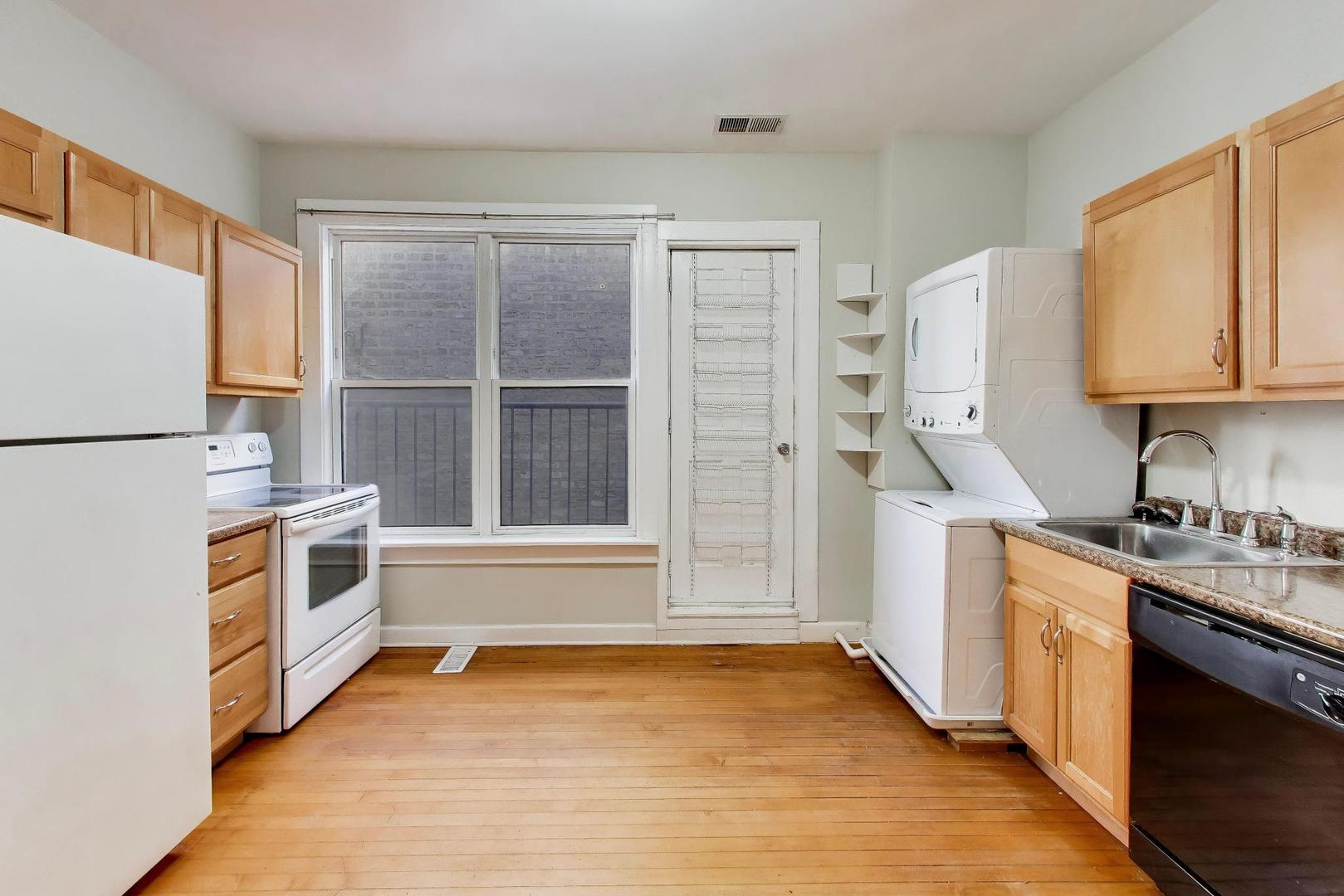 2114 West Roscoe Street Chicago, IL 60618 - Photo 12 of 21