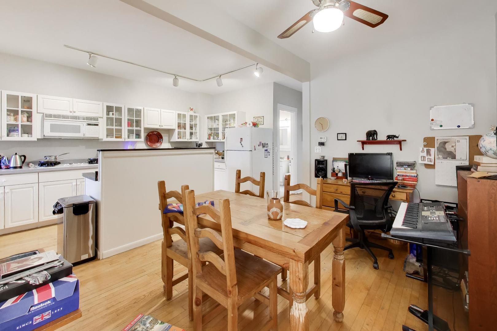 2114 West Roscoe Street Chicago, IL 60618 - Photo 16 of 21