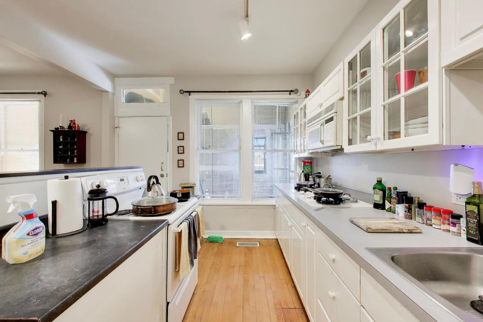 2114 West Roscoe Street Chicago, IL 60618 - Photo 18 of 21