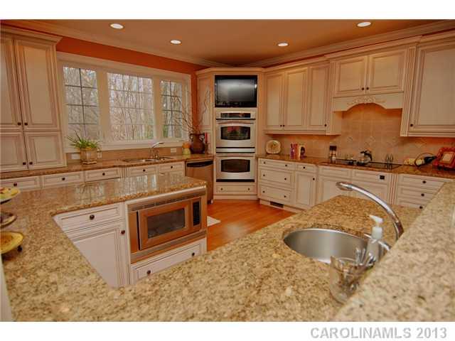 2331 Maynard Road Charlotte, NC 28270 - Photo 6 of 16 Gallery Image 6