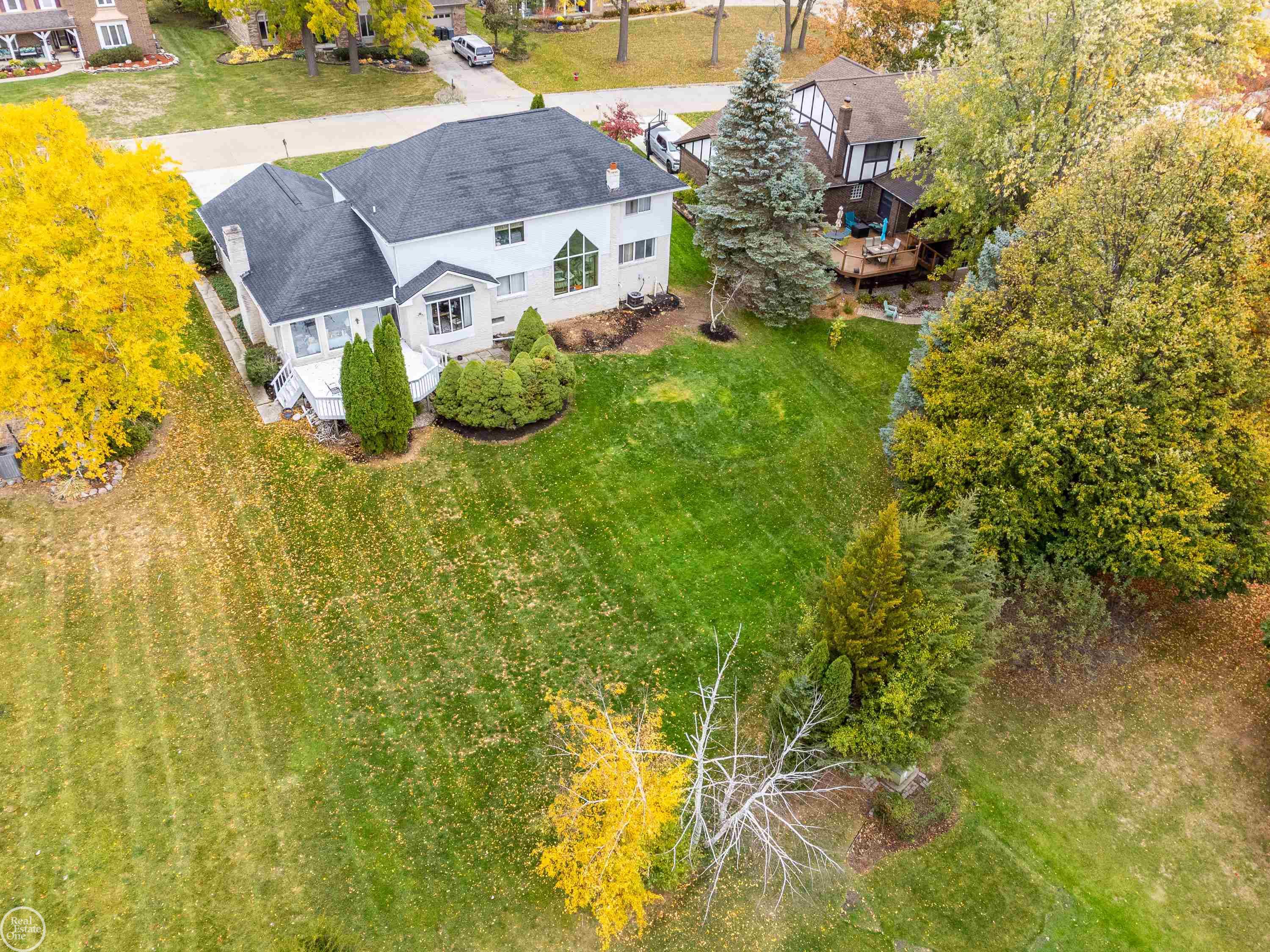2837 Kilburn Court Rochester, MI 48306 - Photo 14 of 47 50099262-13.JPG