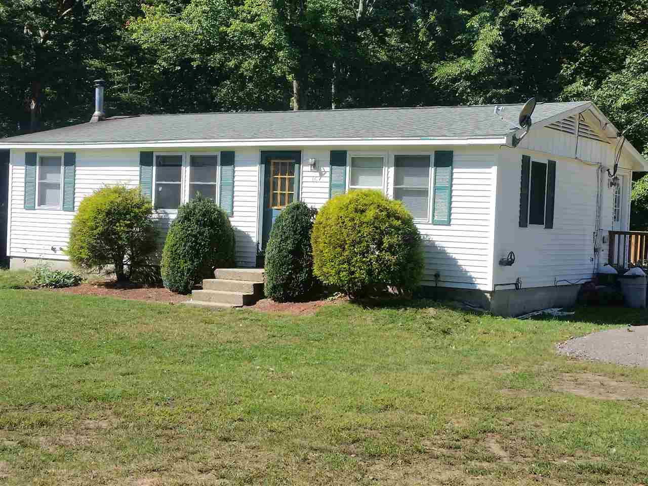 16 Reed Road Sandown, NH 03873 - Photo 2 of 14
