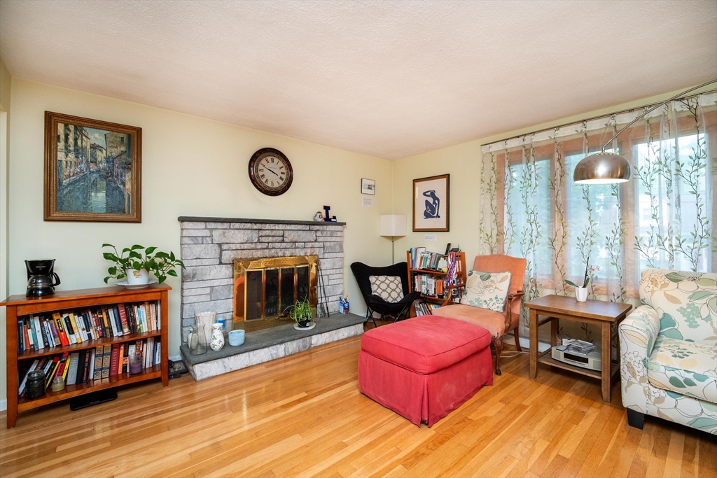 6 Tufts Road, Unit 6 Lexington, MA 02421 - Photo 4 of 24