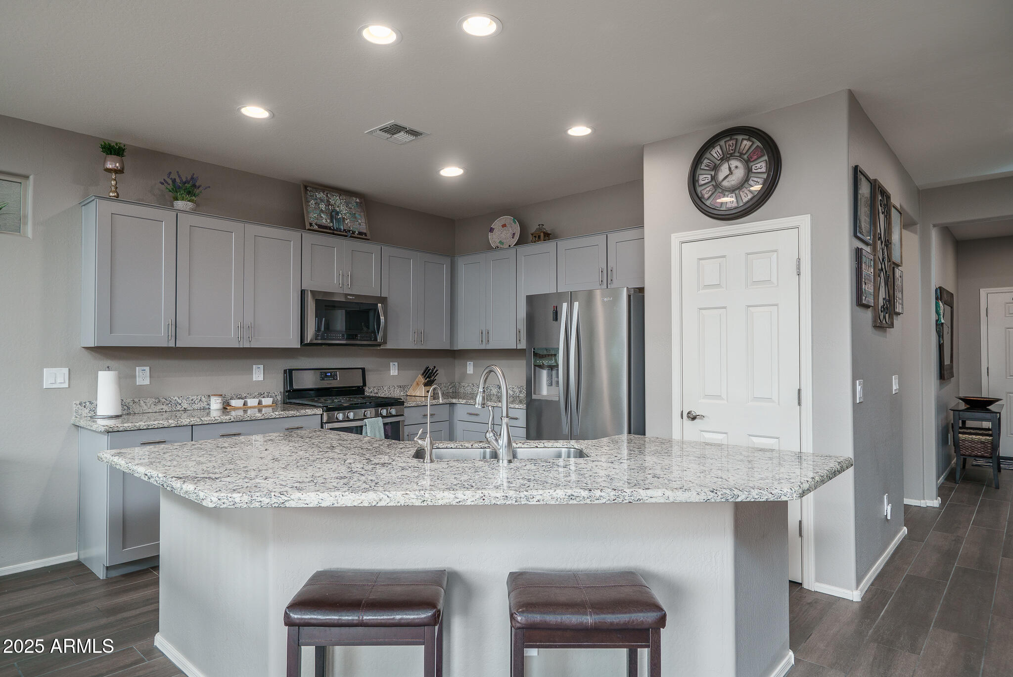 17938 West Deer Creek Road Goodyear, AZ 85338 - Photo 5 of 46 5) KITCHEN