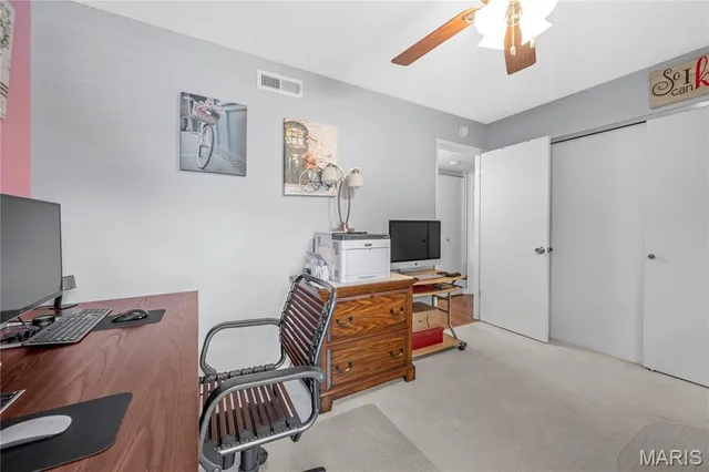 $190,000 | 5569 Baronridge Drive, Unit 10, St. Louis, MO 63129