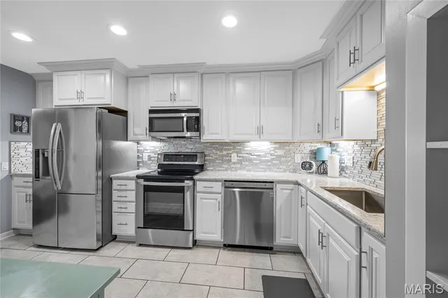 $190,000 | 5569 Baronridge Drive, Unit 10, St. Louis, MO 63129