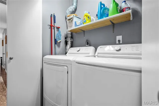 $190,000 | 5569 Baronridge Drive, Unit 10, St. Louis, MO 63129