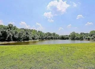 $190,000 | 5569 Baronridge Drive, Unit 10, St. Louis, MO 63129