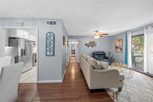 $190,000 | 5569 Baronridge Drive, Unit 10, St. Louis, MO 63129