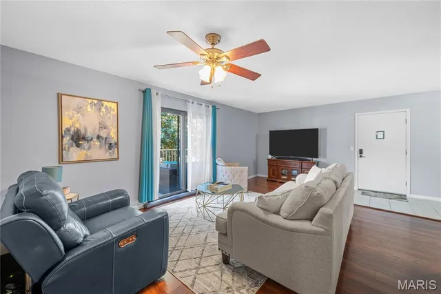 $190,000 | 5569 Baronridge Drive, Unit 10, St. Louis, MO 63129