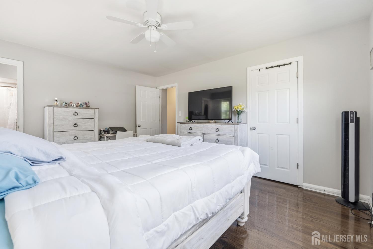 24 Wilk Road Edison, NJ 08837 - Photo 19 of 41