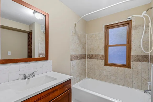 $210,000 | 1622 Melrose Avenue, Round Lake Beach, IL 60073