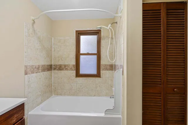 $210,000 | 1622 Melrose Avenue, Round Lake Beach, IL 60073