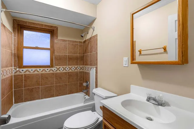 $210,000 | 1622 Melrose Avenue, Round Lake Beach, IL 60073