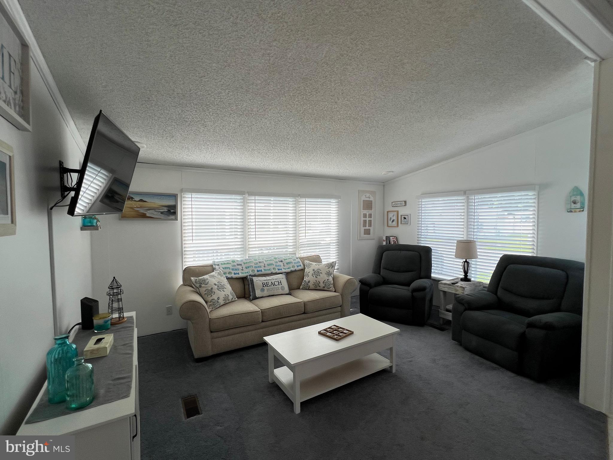8339 Longboat Way South Berlin, MD 21811 - Photo 3 of 92 a living room with furniture
