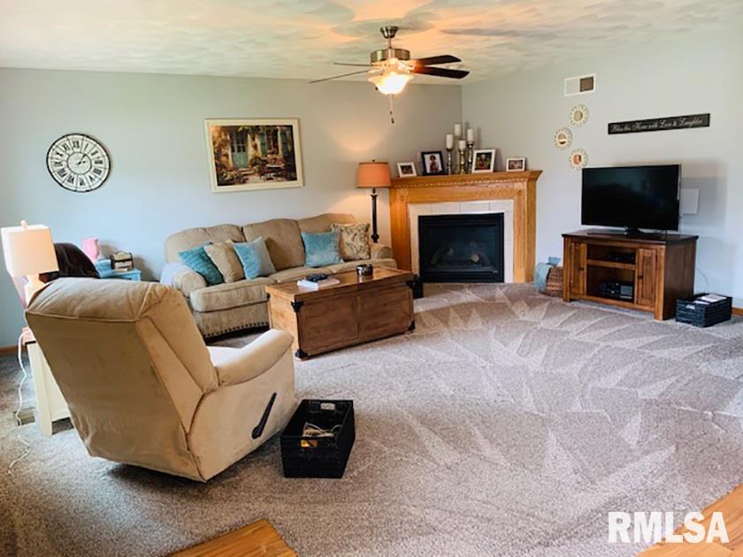 104 Comfort Way Washington, IL 61571 - Photo 4 of 32 Gallery Image 4