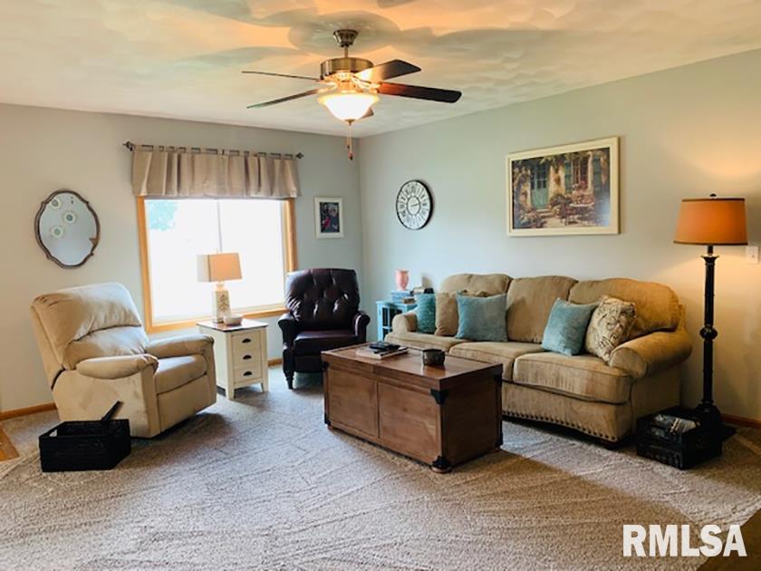 104 Comfort Way Washington, IL 61571 - Photo 6 of 32 Gallery Image 6