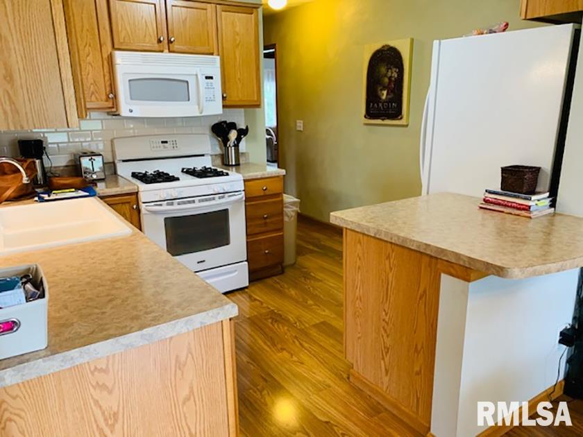 104 Comfort Way Washington, IL 61571 - Photo 7 of 32 Gallery Image 7