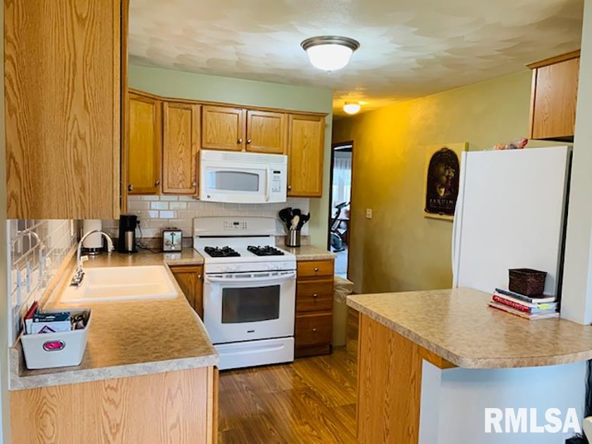 104 Comfort Way Washington, IL 61571 - Photo 10 of 32 Gallery Image 10