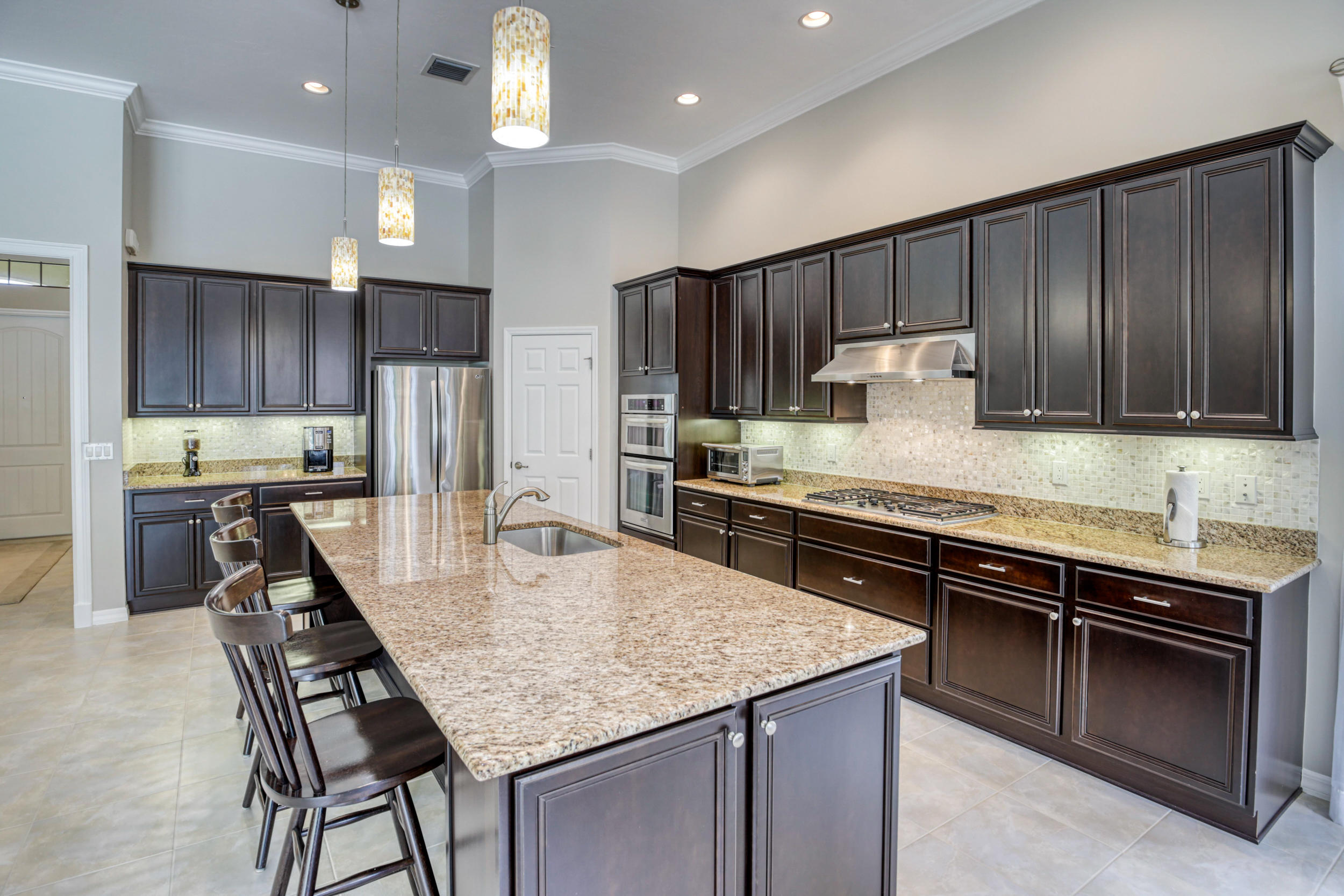 10375 Pisa Road Wellington, FL 33414 - Photo 14 of 79 kitchen