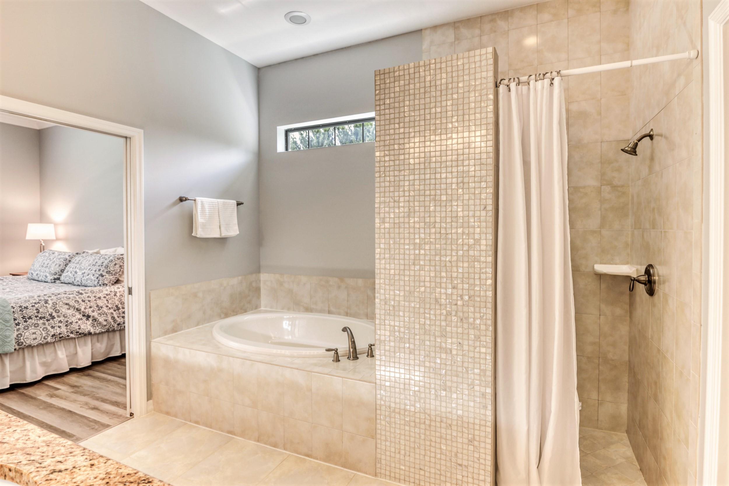 10375 Pisa Road Wellington, FL 33414 - Photo 24 of 79 owner shower and tub