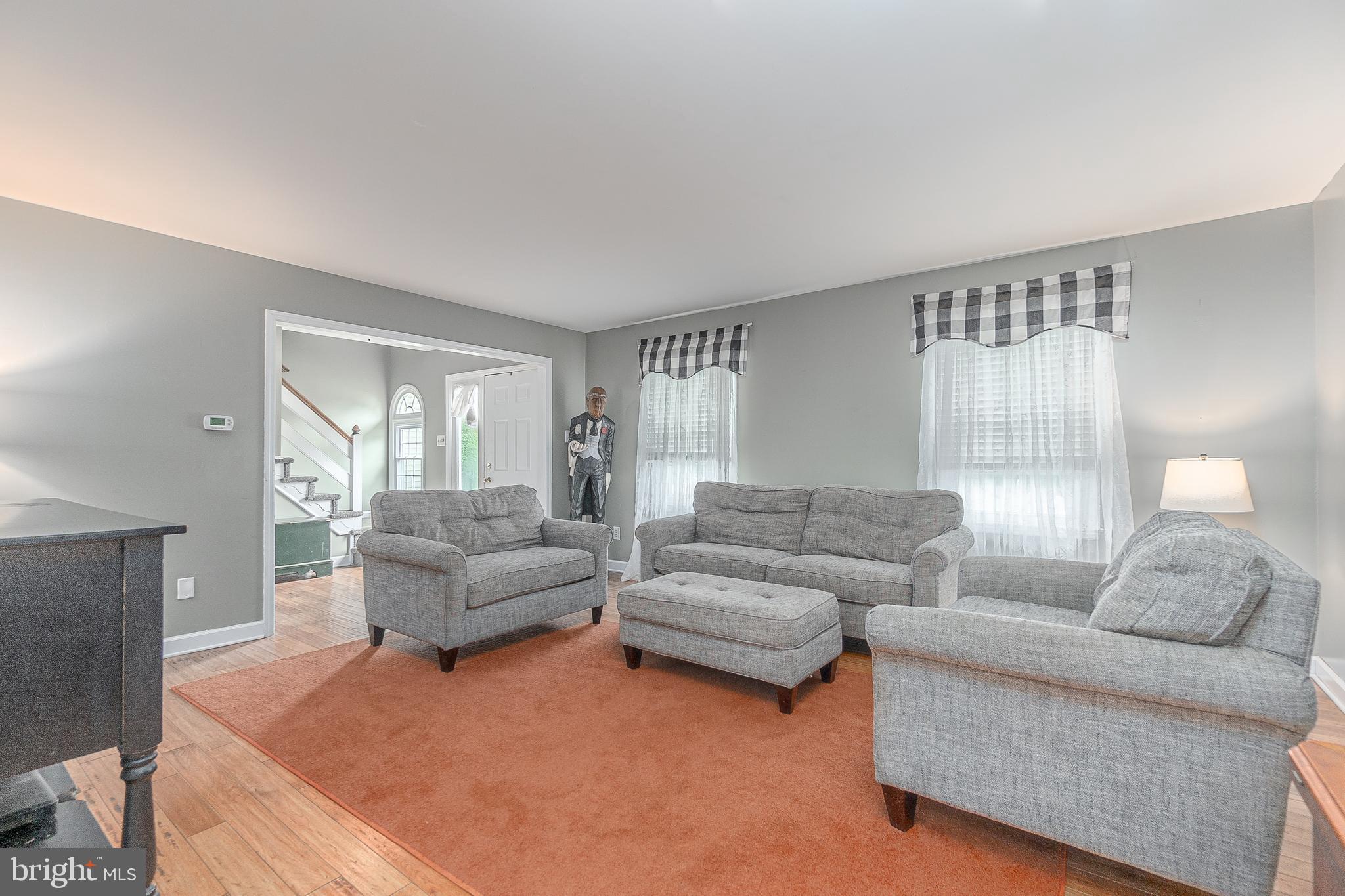 412 Windsor Circle Exton, PA 19341 - Photo 6 of 49 Living Room