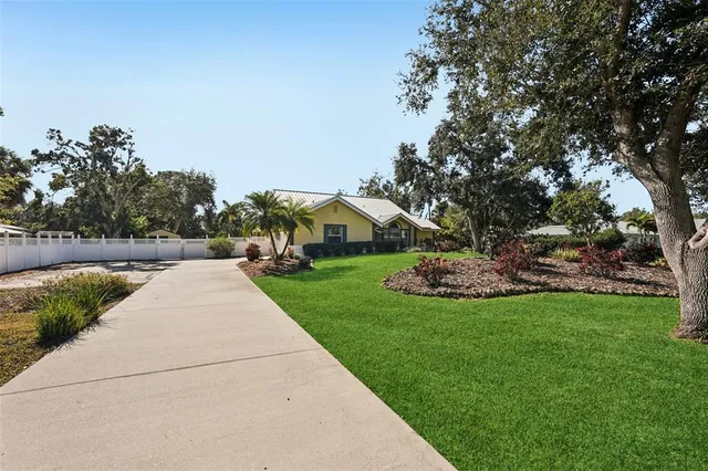 $724,500 | 600 Shetland Circle, Nokomis, FL 34275