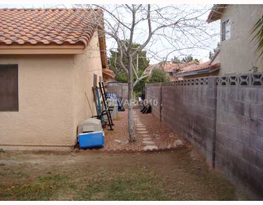 2339 Valleywood Road Henderson, NV 89014 - Photo 13 of 13 Yard/Garden.