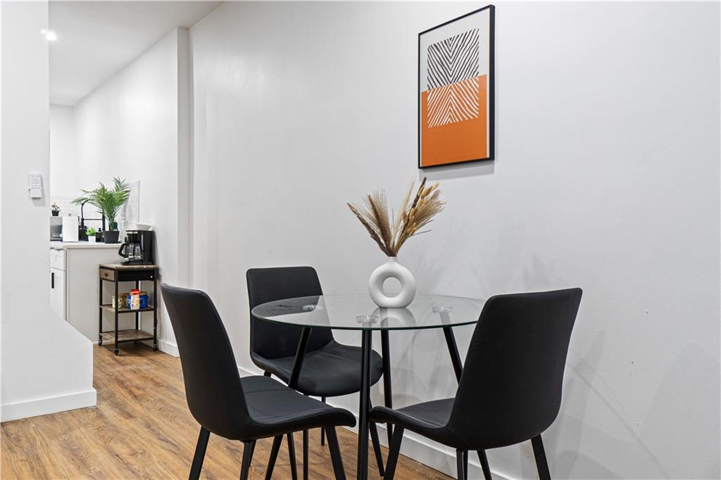 525 Alpine Avenue Pittsburgh, PA 15212 - Photo 7 of 26 Open dining area that is also inviting.