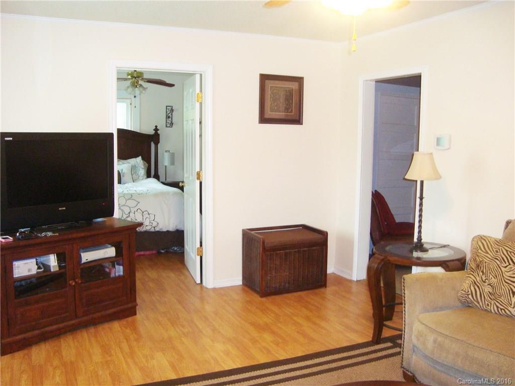 408 South Ridge Street, Unit 1520 Dallas, NC 28034 - Photo 4 of 15 Gallery Image 4