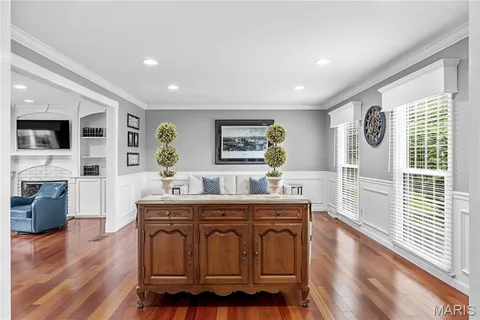 $999,900 | 1609 Featherstone Drive, Town and Country, MO 63131