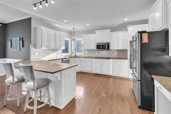 $765,000 | 10908 West 144th Street, Overland Park, KS 66221