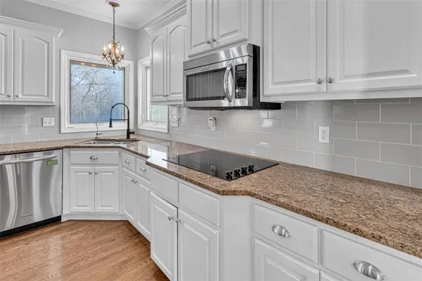 $765,000 | 10908 West 144th Street, Overland Park, KS 66221