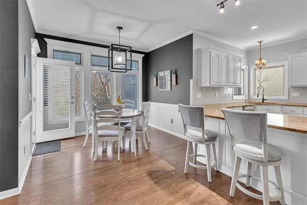 $765,000 | 10908 West 144th Street, Overland Park, KS 66221