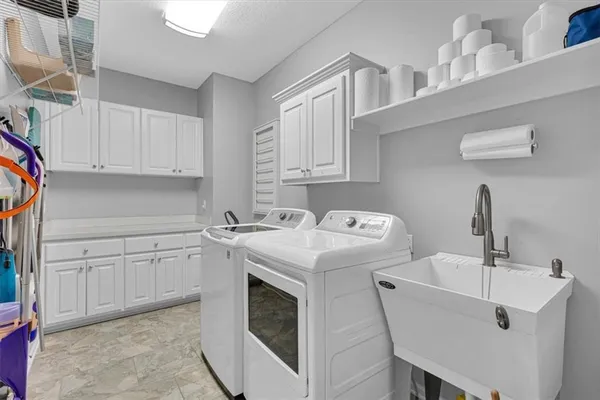 $765,000 | 10908 West 144th Street, Overland Park, KS 66221