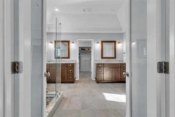 $765,000 | 10908 West 144th Street, Overland Park, KS 66221