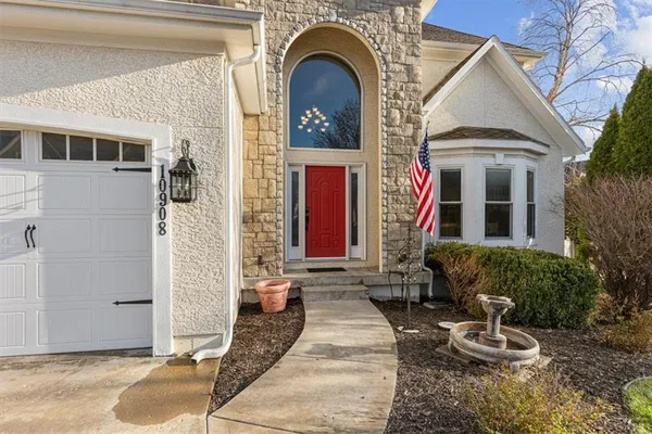 $765,000 | 10908 West 144th Street, Overland Park, KS 66221