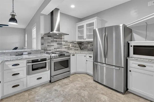 $765,000 | 10908 West 144th Street, Overland Park, KS 66221
