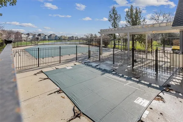 $765,000 | 10908 West 144th Street, Overland Park, KS 66221