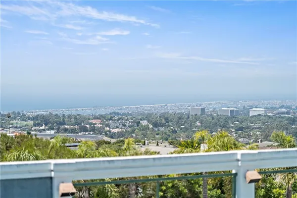 $4,580,000 | 24 Narbonne, Newport Beach, CA 92660