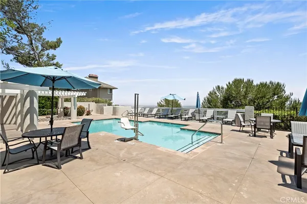 $4,580,000 | 24 Narbonne, Newport Beach, CA 92660
