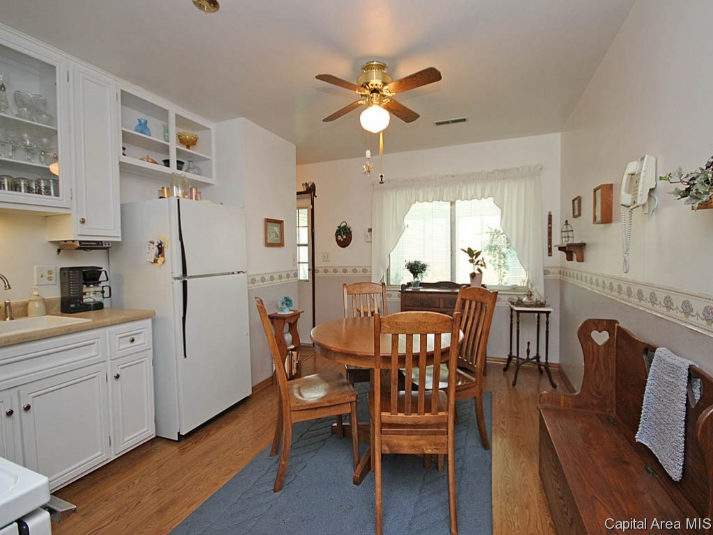 2720 Selkirk Road Springfield, IL 62702 - Photo 13 of 33