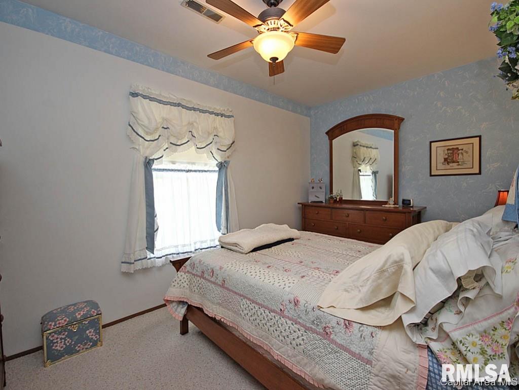 2720 Selkirk Road Springfield, IL 62702 - Photo 15 of 33