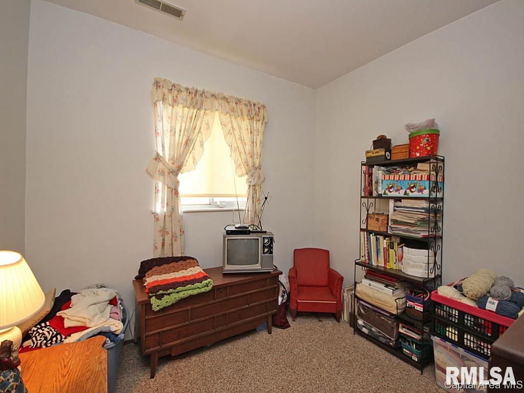 2720 Selkirk Road Springfield, IL 62702 - Photo 20 of 33