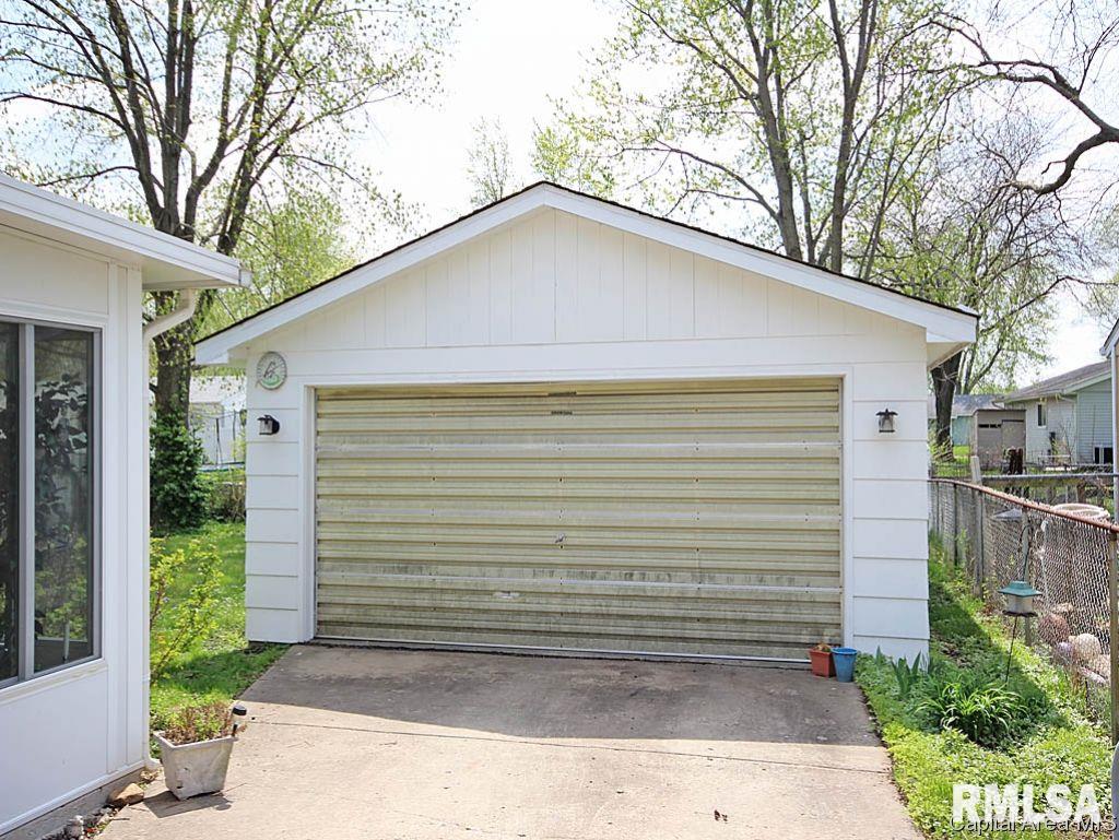 2720 Selkirk Road Springfield, IL 62702 - Photo 29 of 33