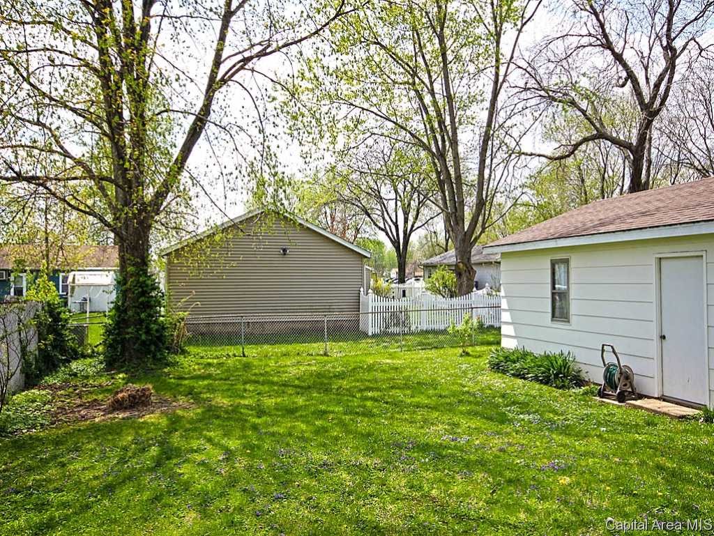 2720 Selkirk Road Springfield, IL 62702 - Photo 30 of 33