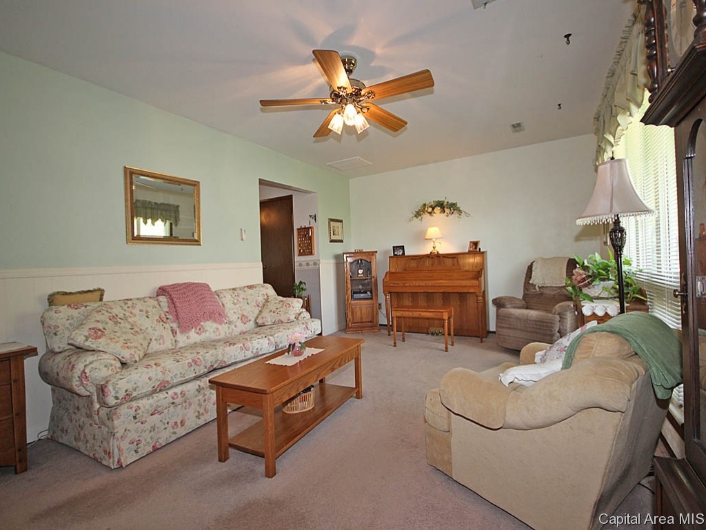 2720 Selkirk Road Springfield, IL 62702 - Photo 6 of 33