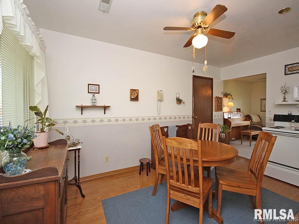 2720 Selkirk Road Springfield, IL 62702 - Photo 7 of 33