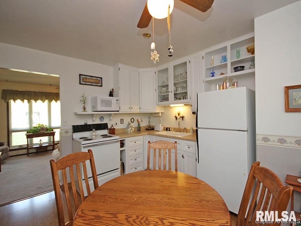 2720 Selkirk Road Springfield, IL 62702 - Photo 10 of 33